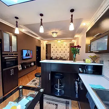 Satılır 3 otaqlı mənzil 92 m²