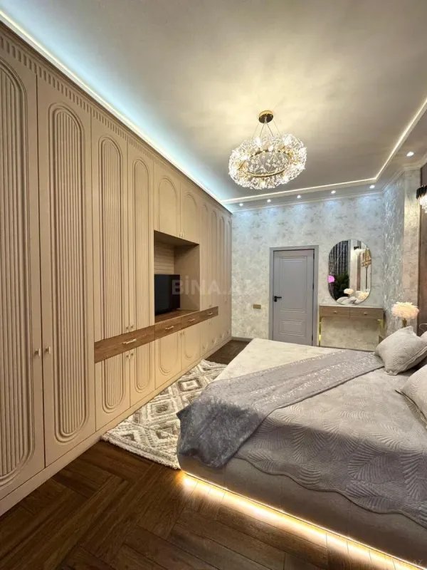 Satılır 3 otaqlı mənzil 106 m²