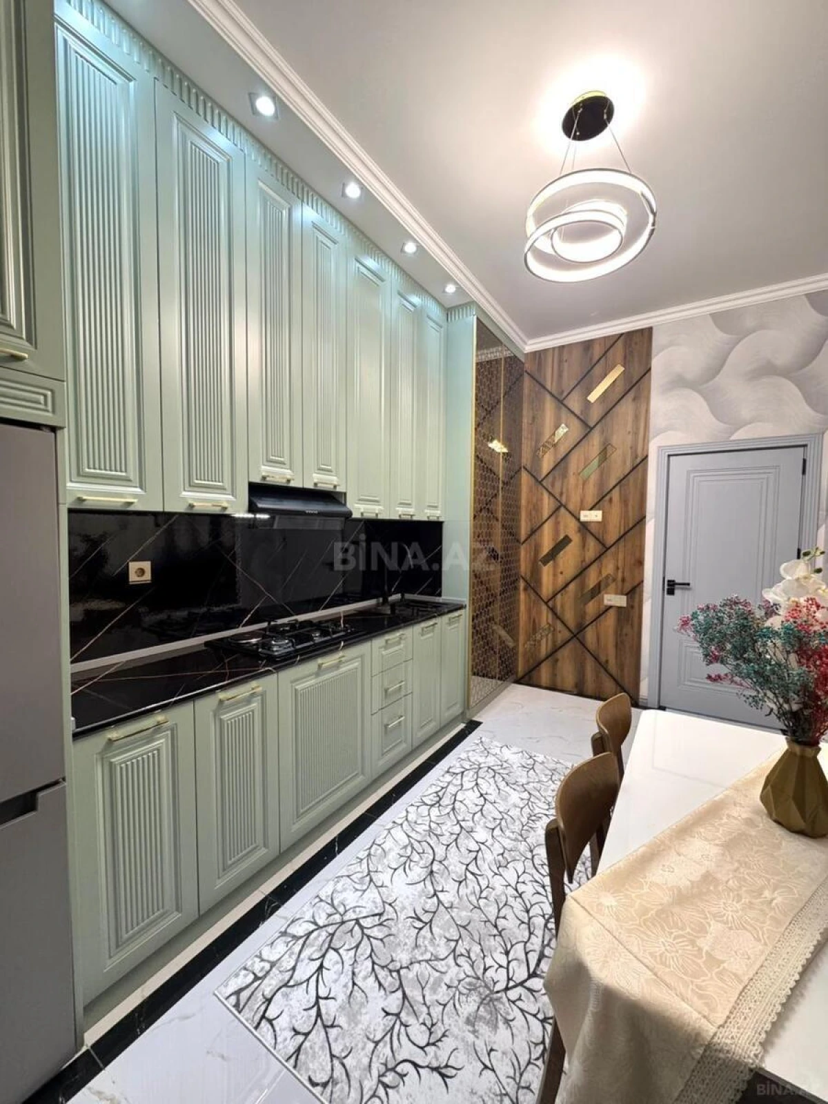 Satılır 3 otaqlı mənzil 106 m²