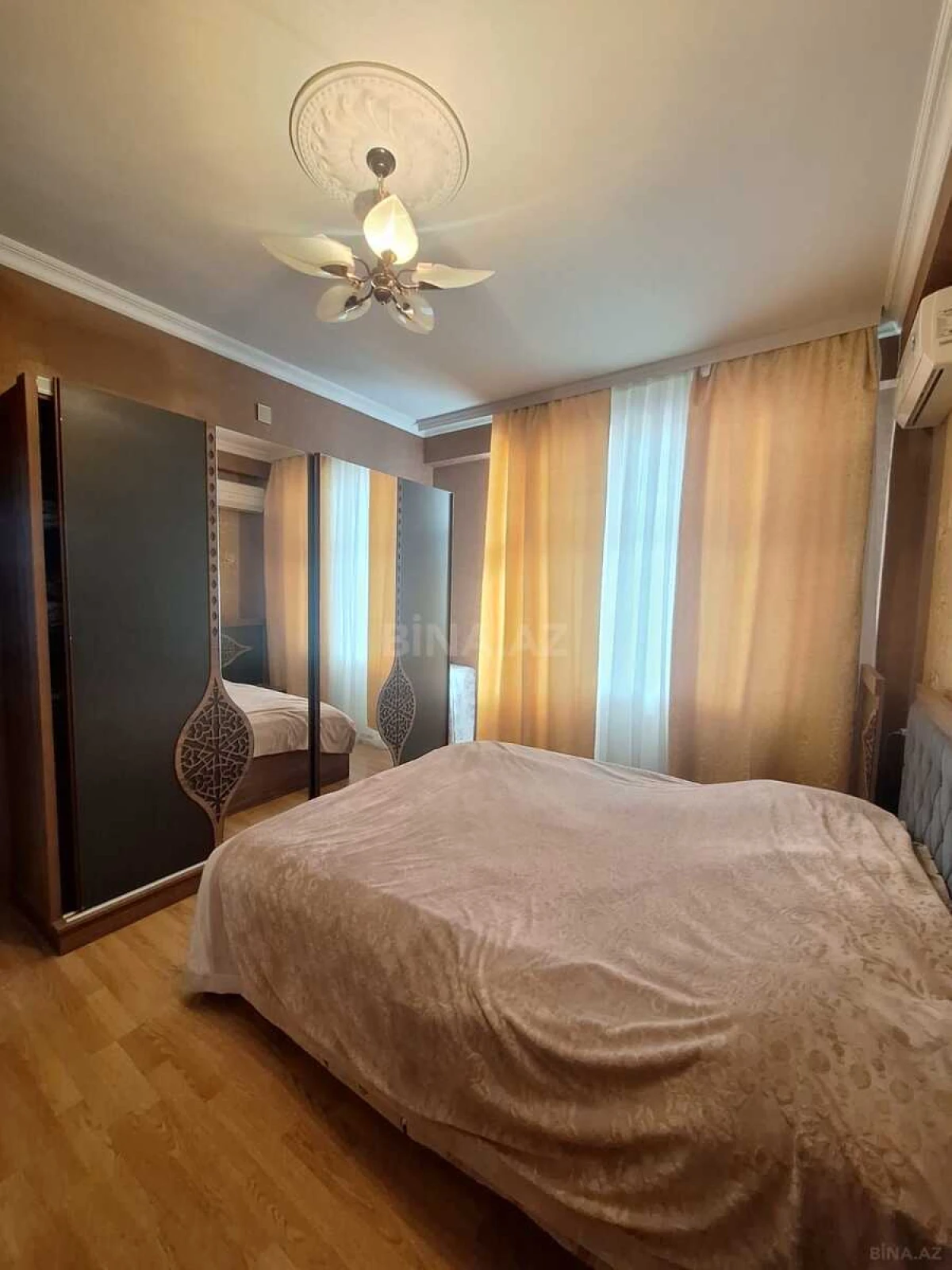 Satılır 3 otaqlı mənzil 95 m²