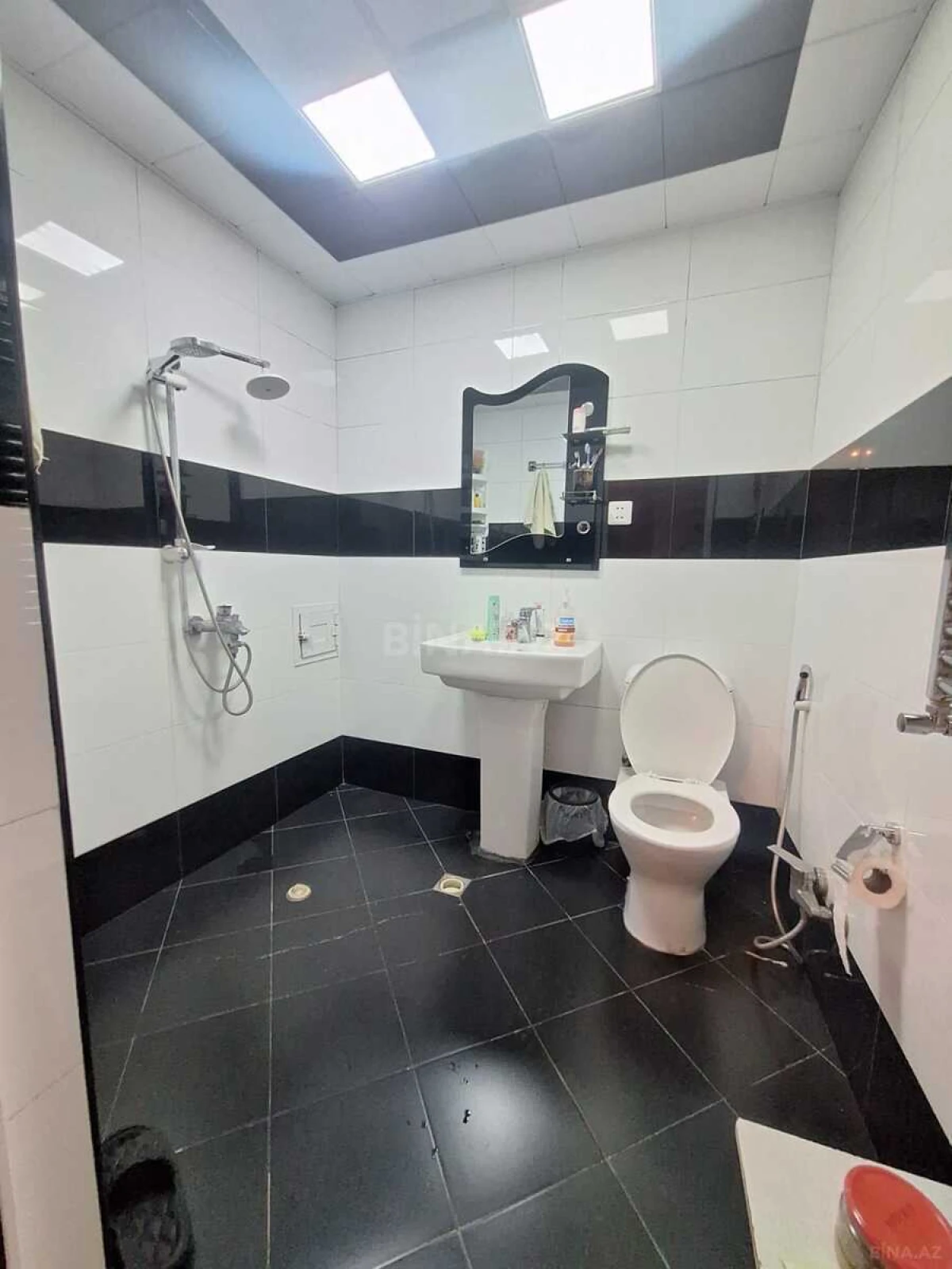 Satılır 3 otaqlı mənzil 95 m²