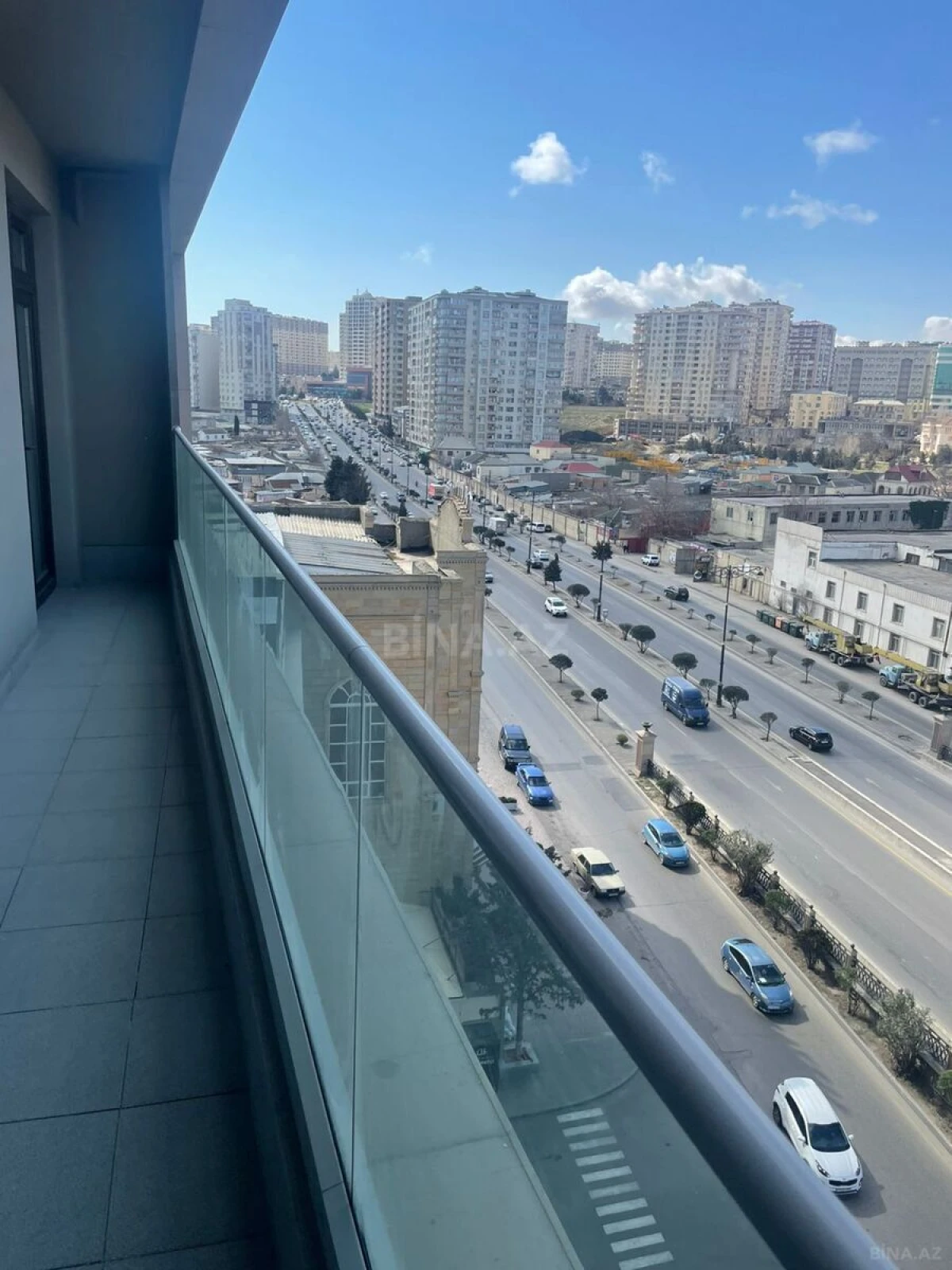 Kirayə verilir 3 otaqlı mənzil 109 m²