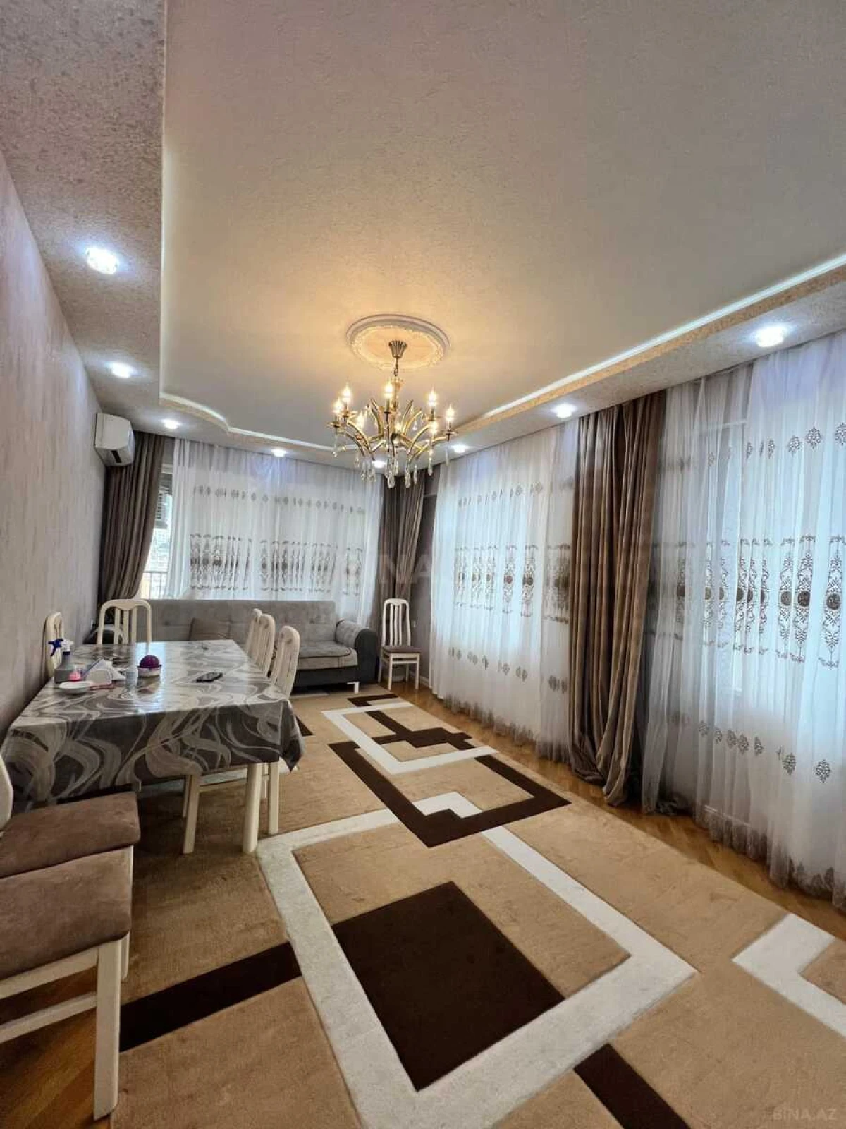 Satılır 3 otaqlı mənzil 120 m²
