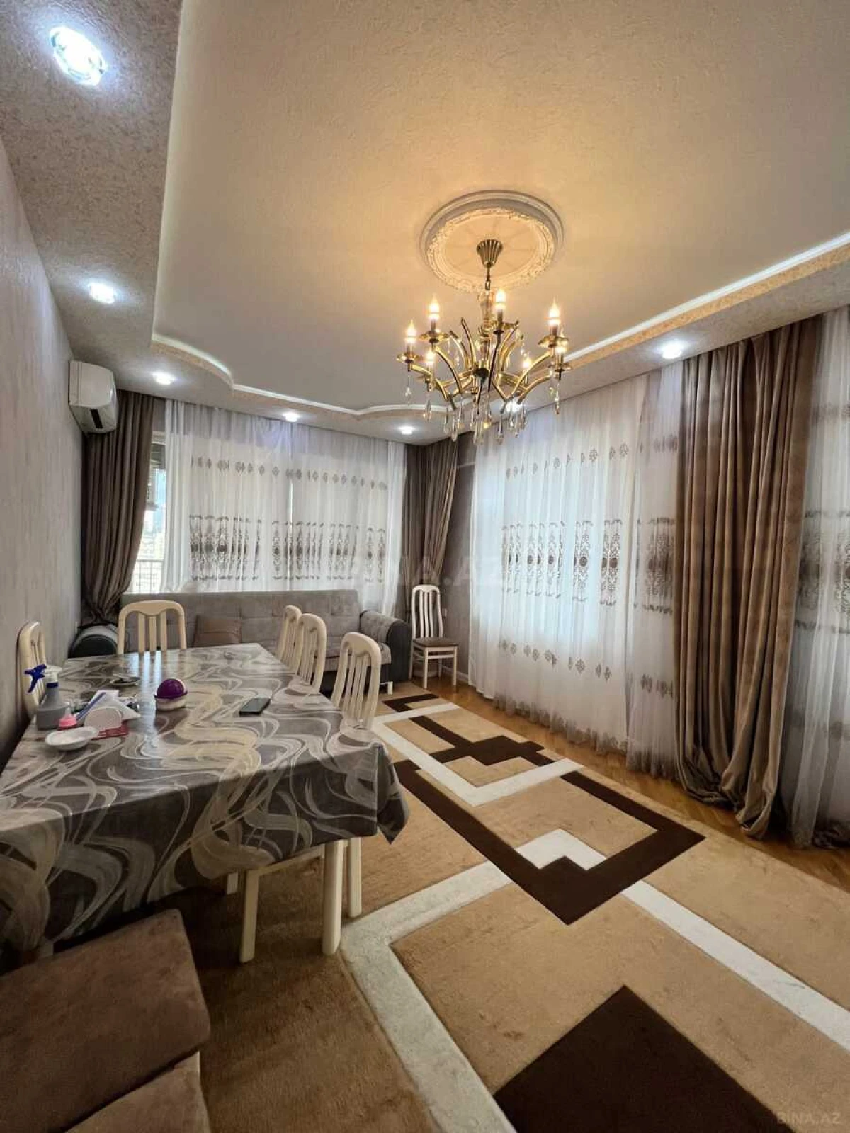 Satılır 3 otaqlı mənzil 120 m²
