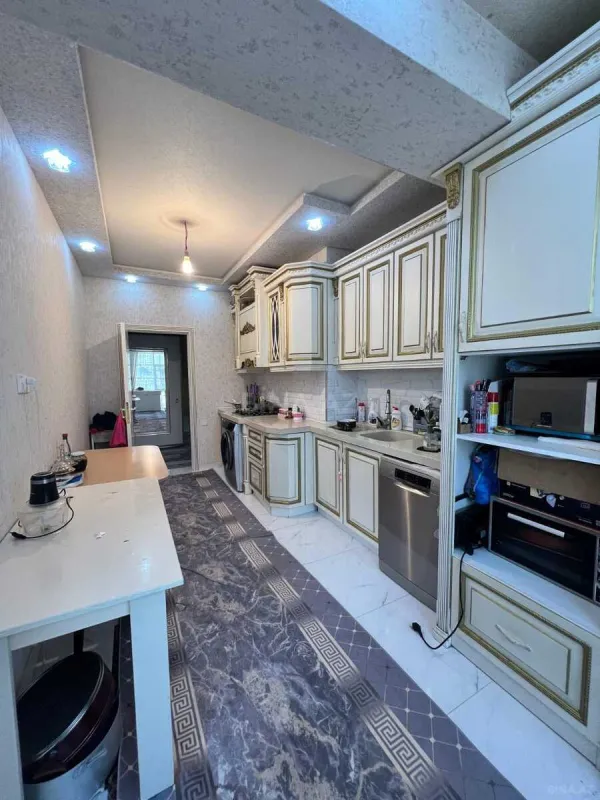 Satılır 3 otaqlı mənzil 120 m²