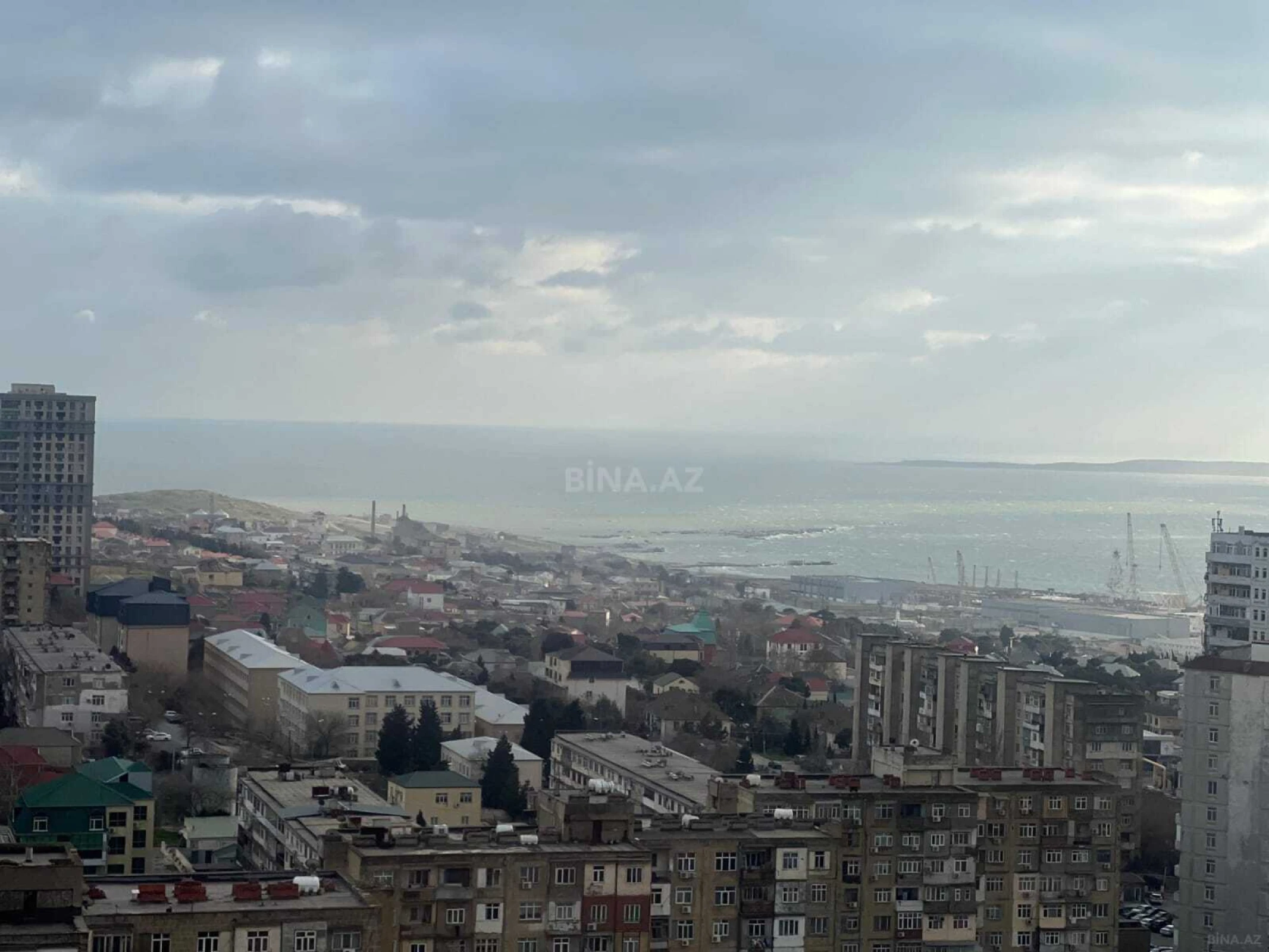 Satılır 3 otaqlı mənzil 120 m²