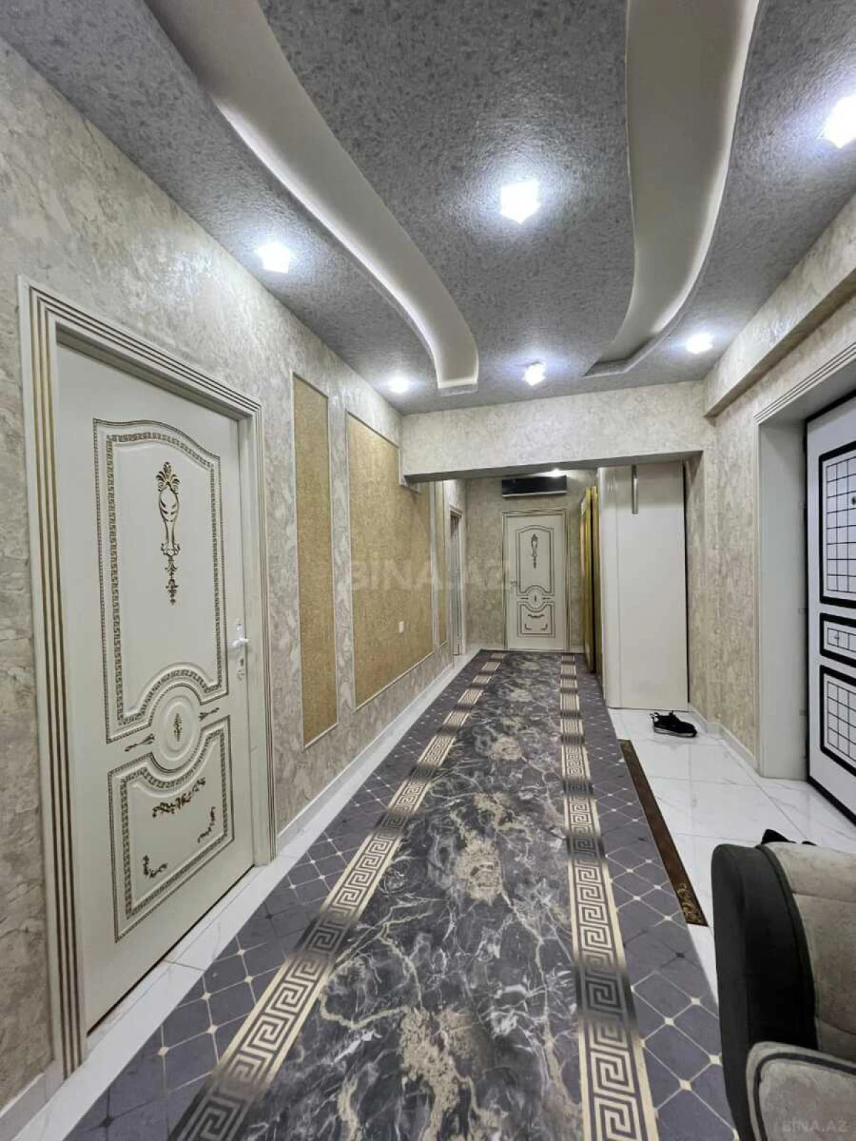 Satılır 3 otaqlı mənzil 120 m²
