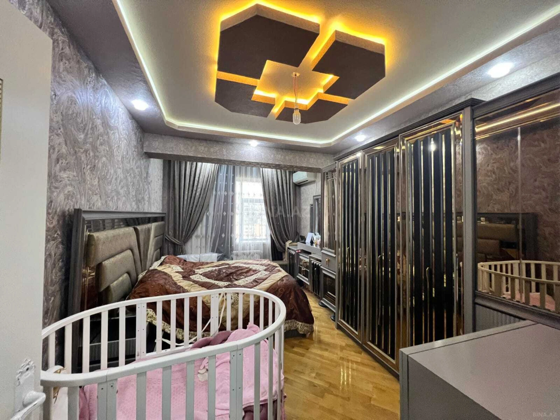 Satılır 3 otaqlı mənzil 120 m²