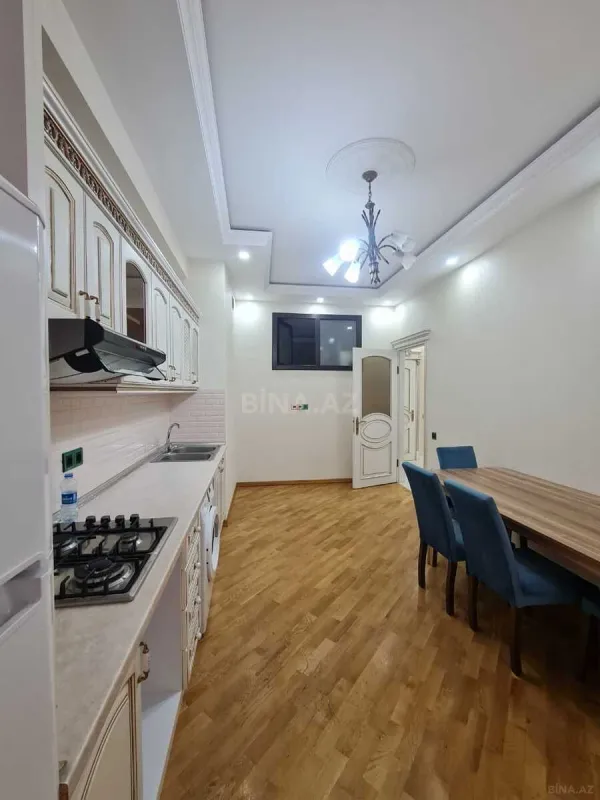 Kirayə verilir 2 otaqlı mənzil 85 m²