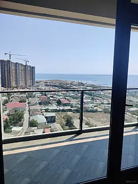Satılır 4 otaqlı mənzil 139 m²