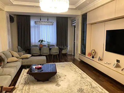 Satılır 3 otaqlı mənzil 125 m² — Bakı 3 otaq 125.00 m²