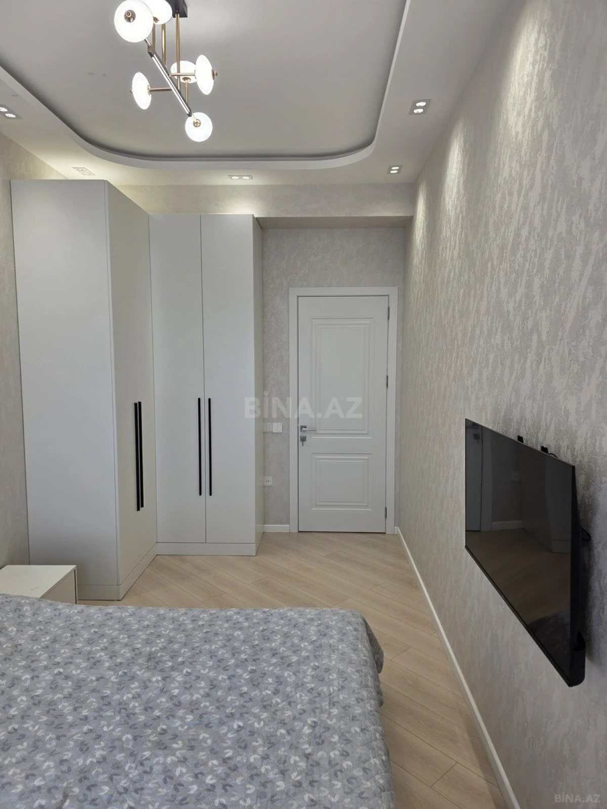 Kirayə verilir 2 otaqlı mənzil 70 m²