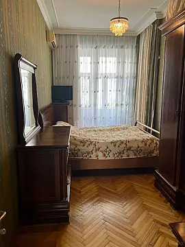 Satılır 3 otaqlı mənzil 84 m²