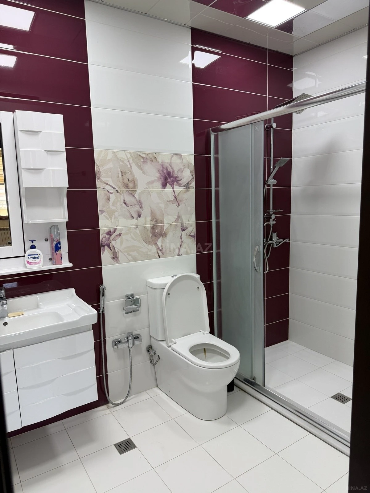 Kirayə verilir 2 otaqlı mənzil 96 m²