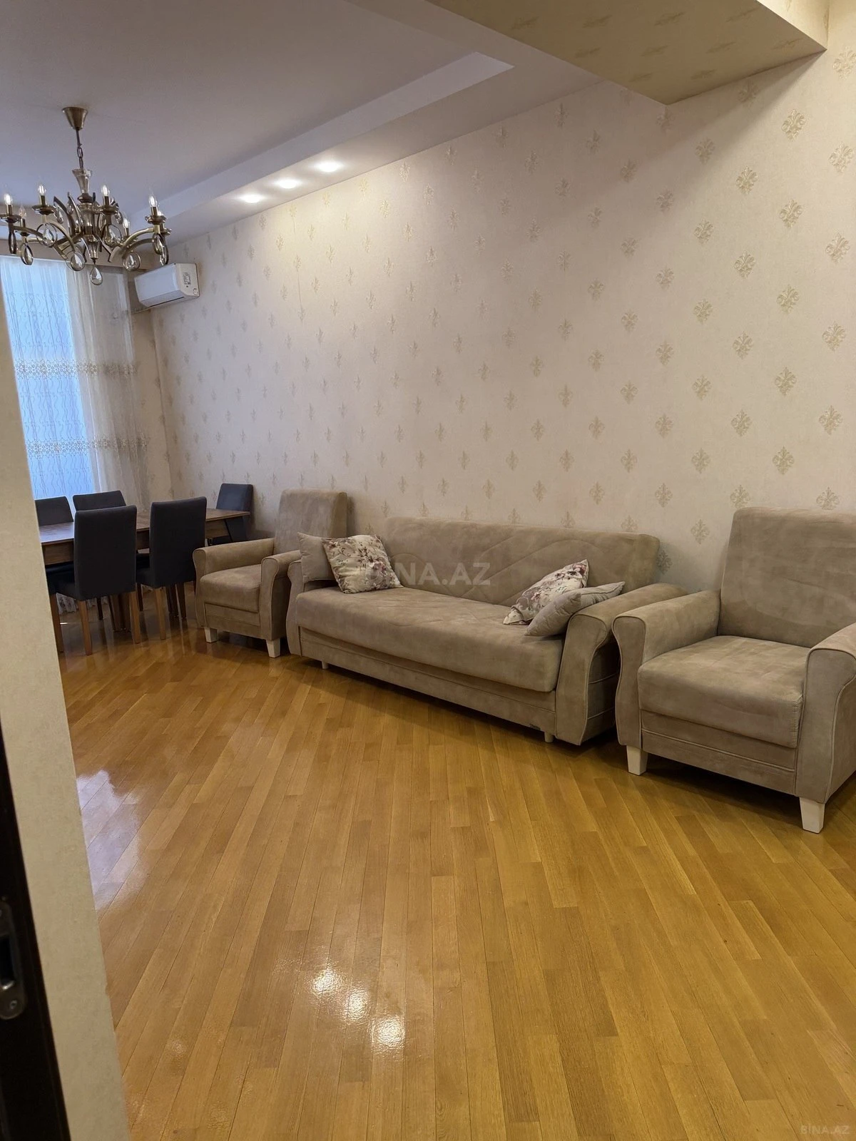 Kirayə verilir 2 otaqlı mənzil 96 m²
