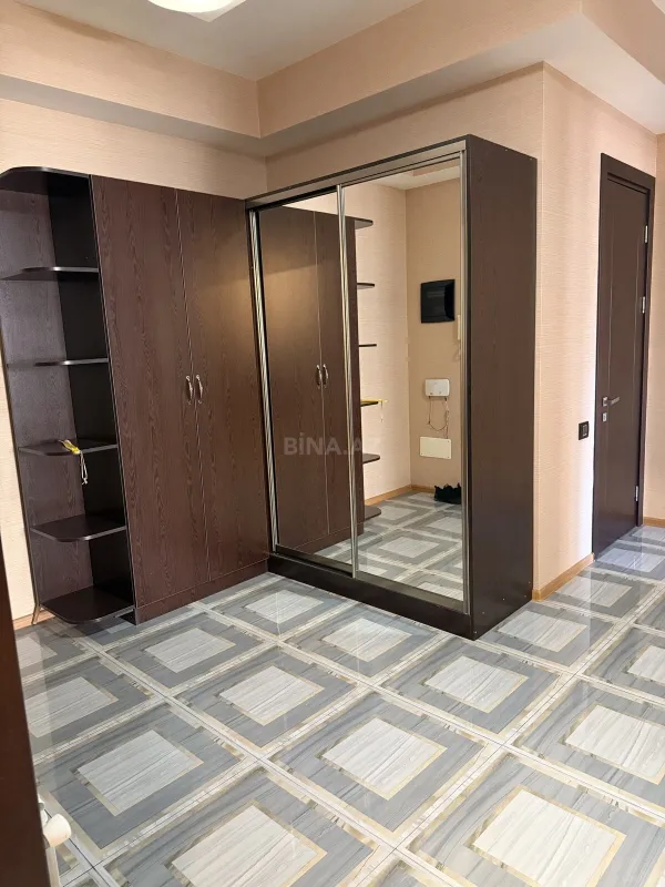 Kirayə verilir 2 otaqlı mənzil 96 m²