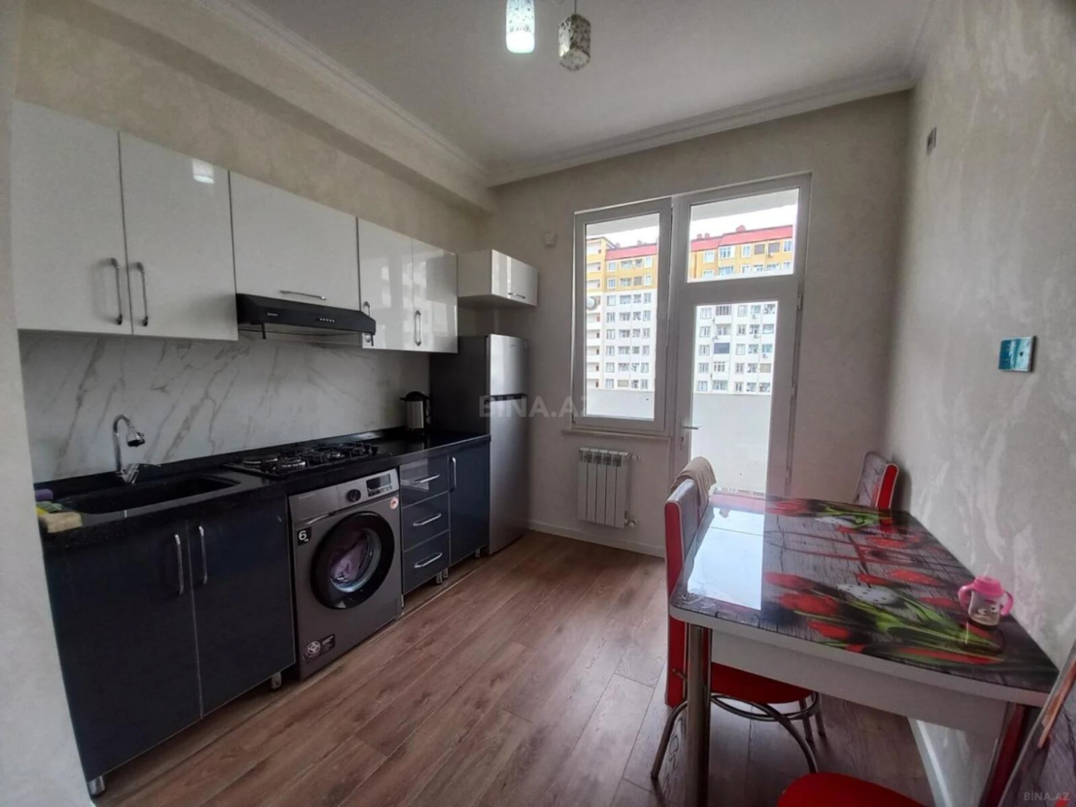 Kirayə verilir 2 otaqlı mənzil 60 m²