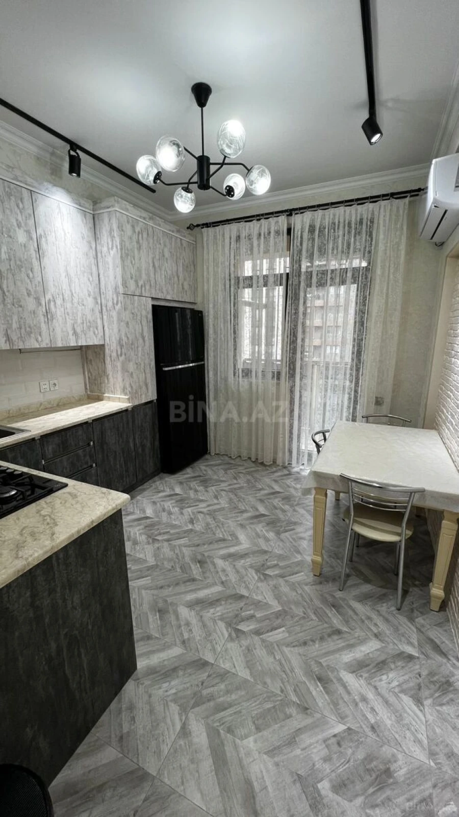 Kirayə verilir 3 otaqlı mənzil 114 m²
