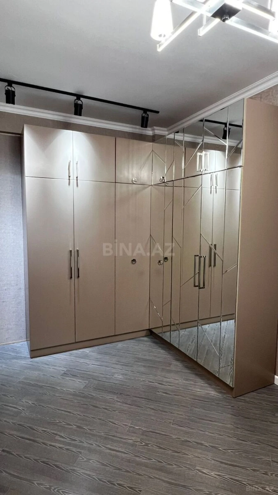 Kirayə verilir 3 otaqlı mənzil 114 m²