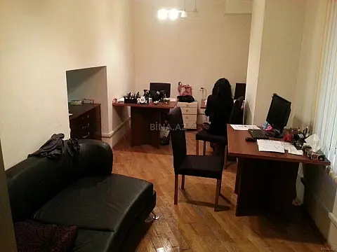 Satılır obyekt 190 m²