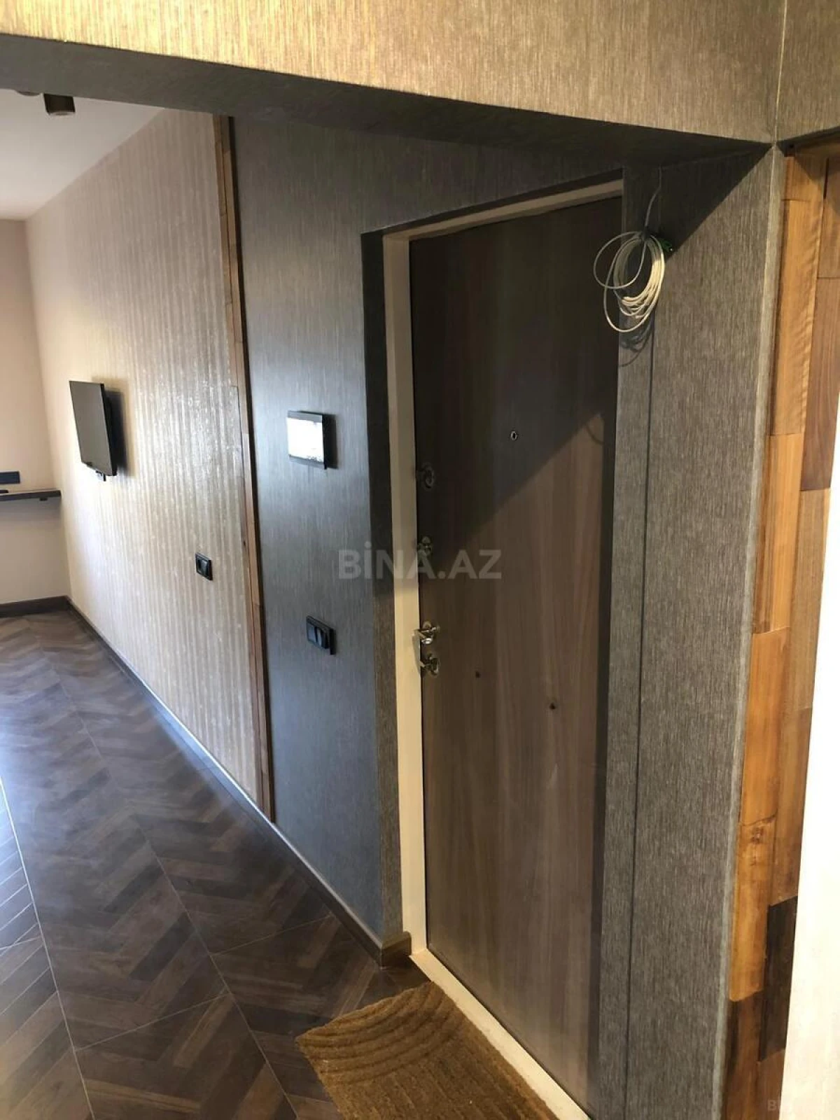 Satılır 2 otaqlı mənzil 67 m²