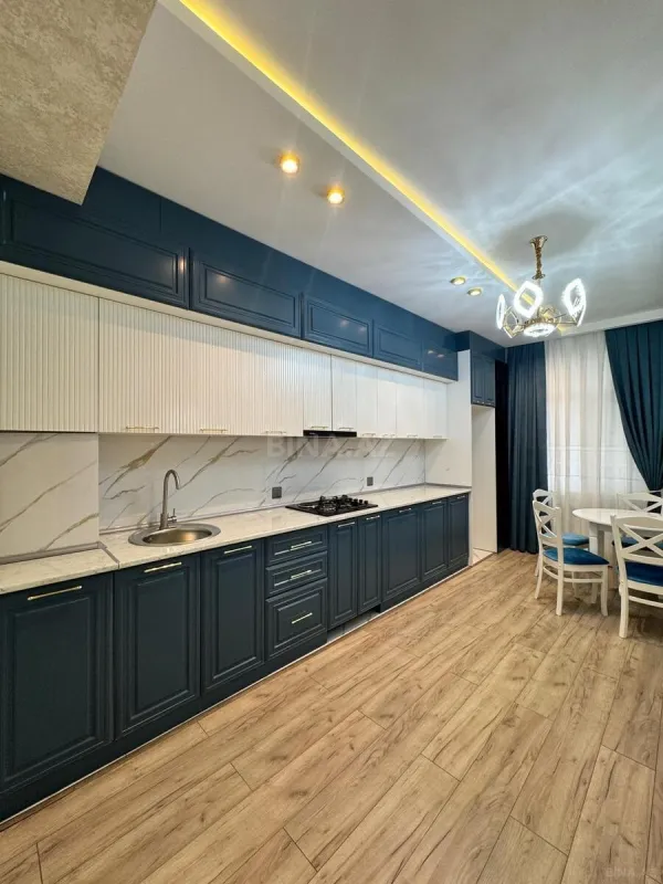 Satılır 3 otaqlı mənzil 113 m²