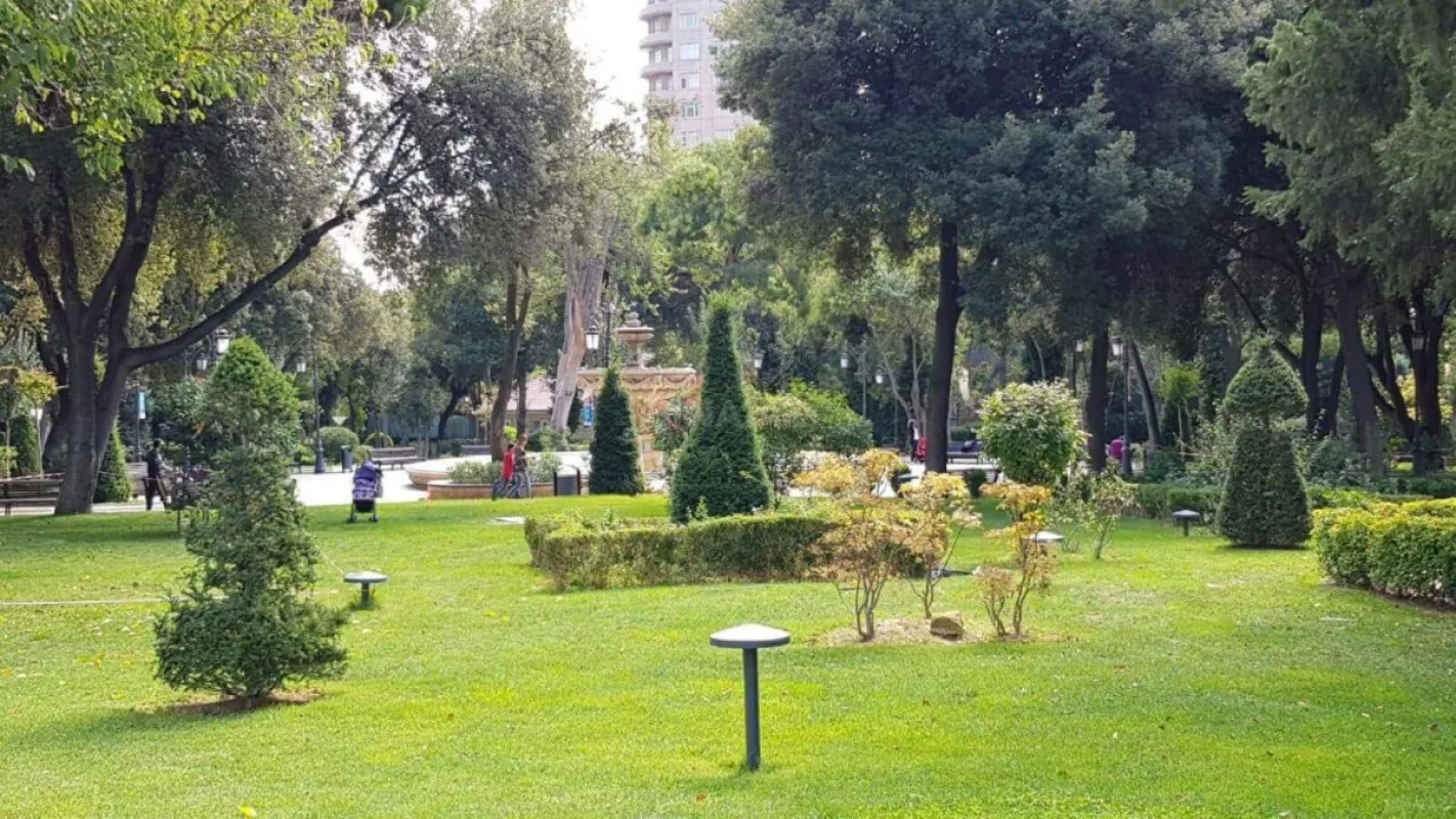 Satılır 4 otaqlı mənzil 204 m²