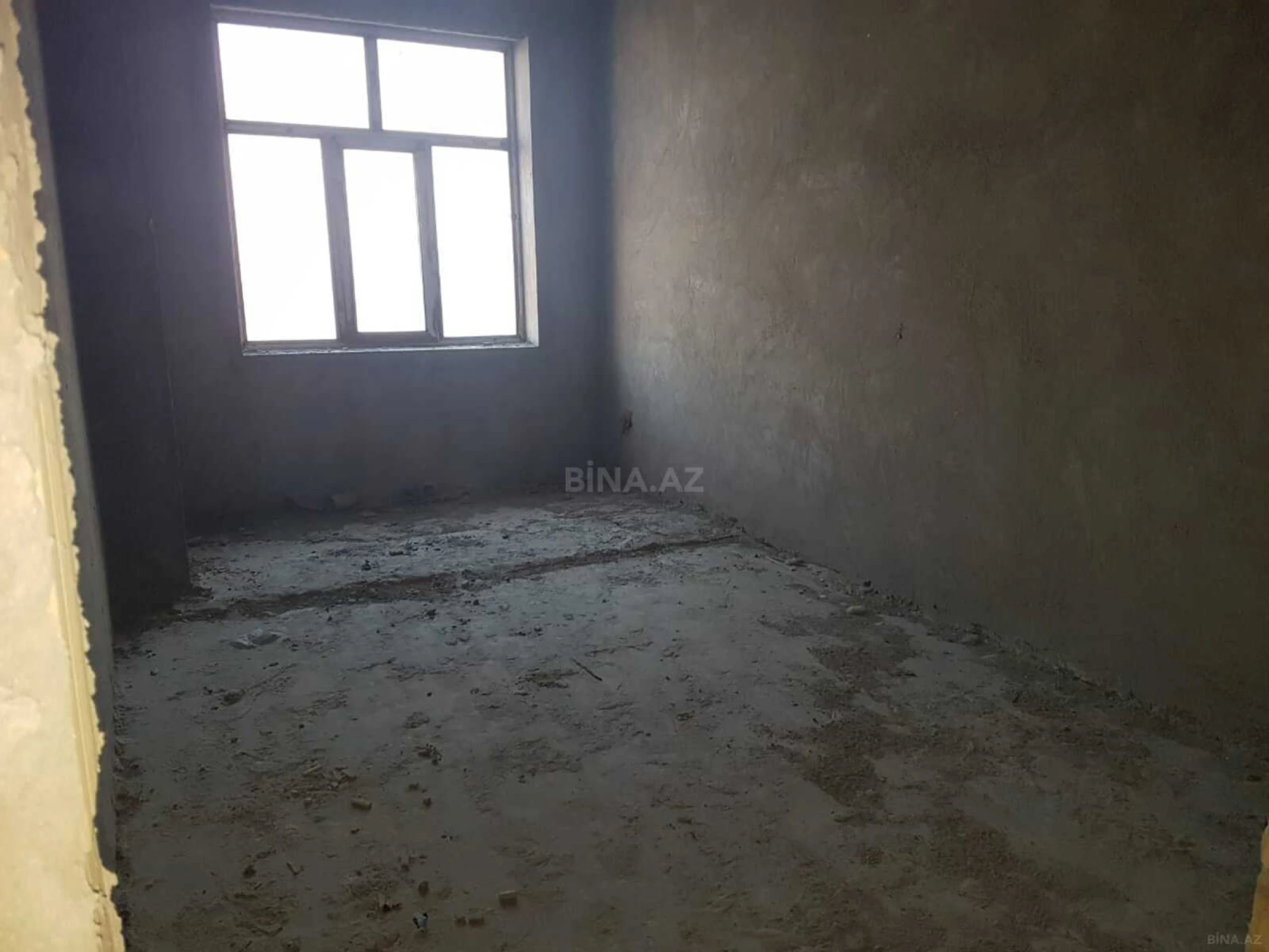 Satılır 4 otaqlı mənzil 204 m²
