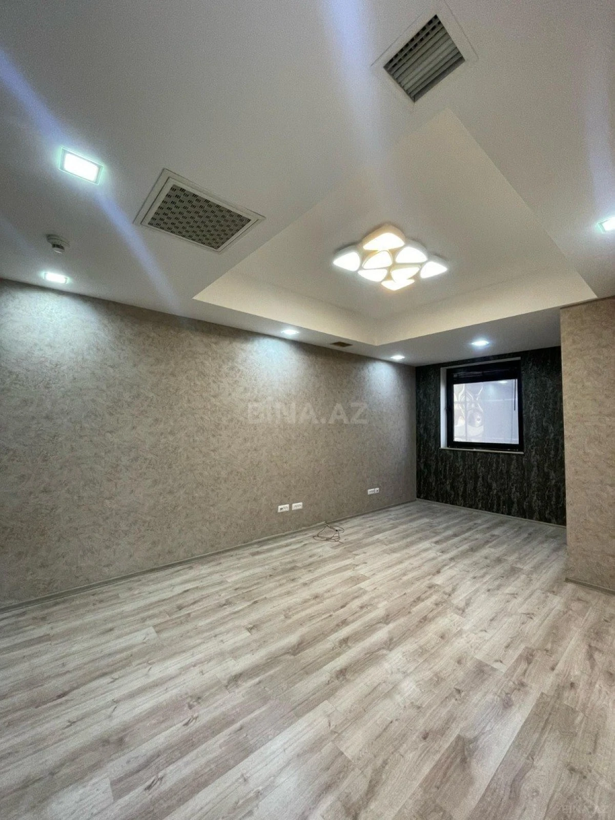 Kirayə verilir 3 otaqlı ofis 110 m²