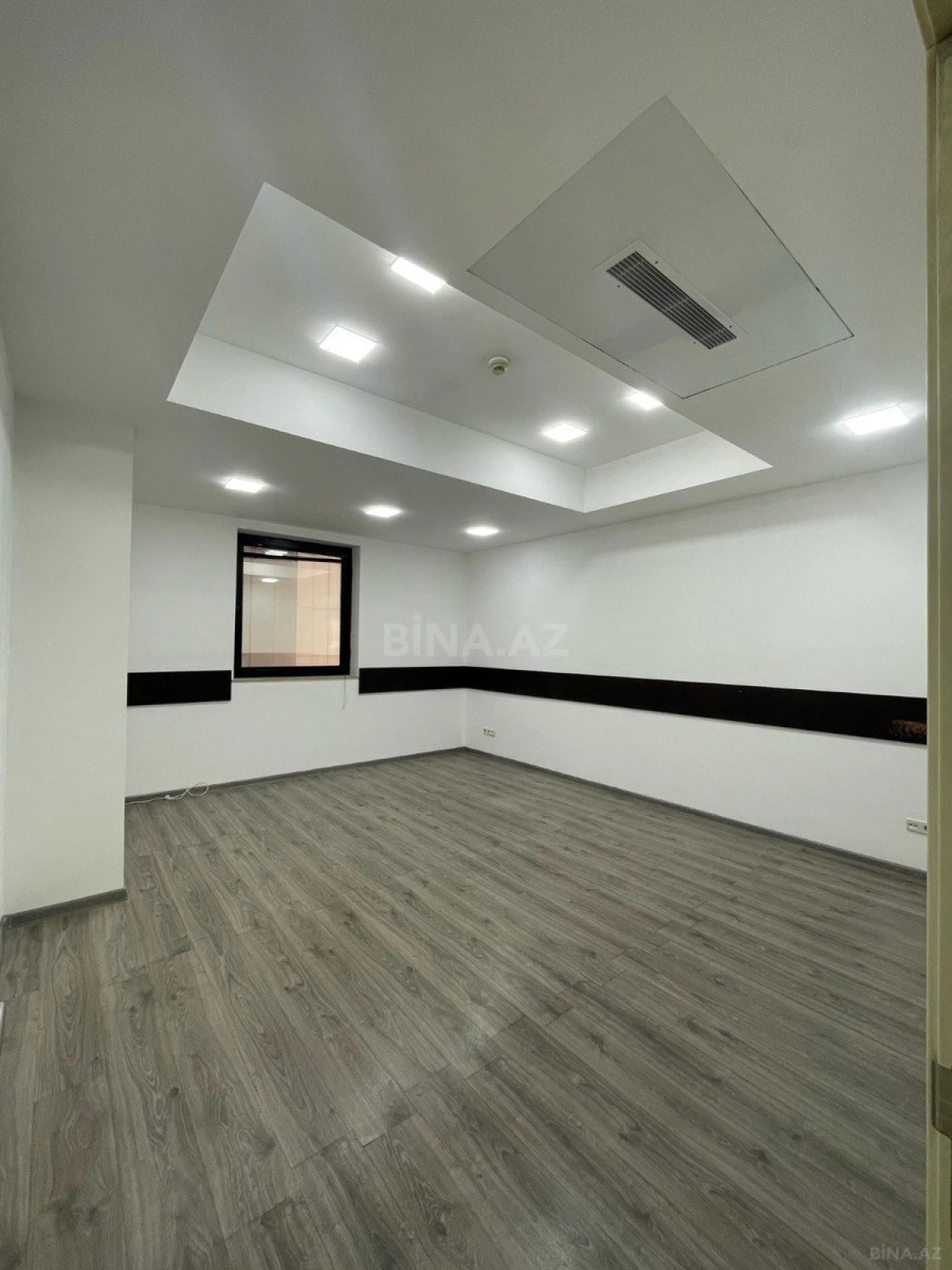 Kirayə verilir 3 otaqlı ofis 110 m²