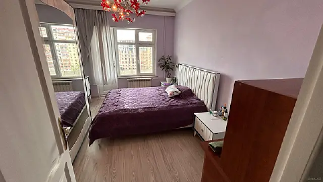 Satılır 4 otaqlı mənzil 110 m²