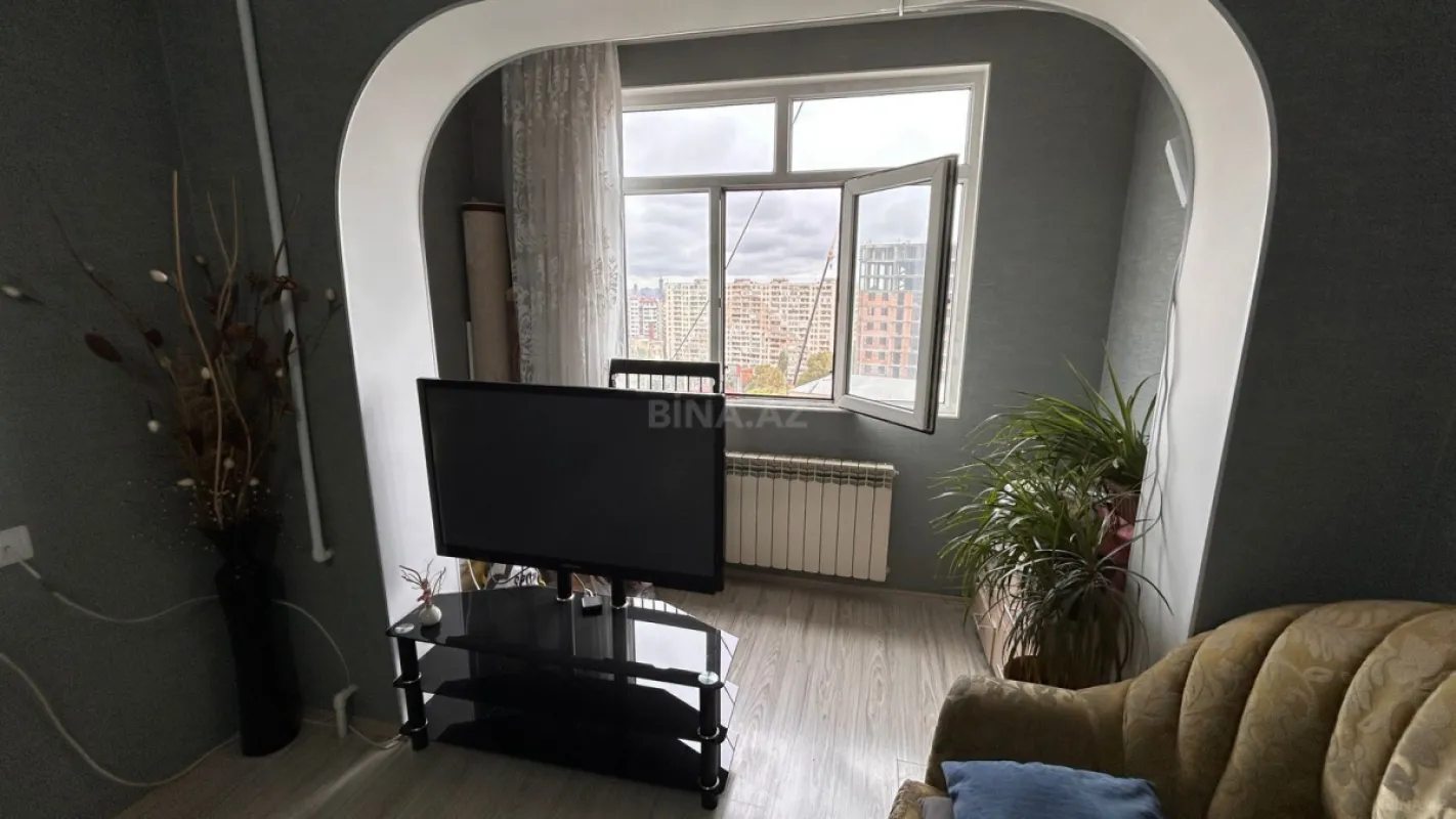Satılır 4 otaqlı mənzil 110 m²