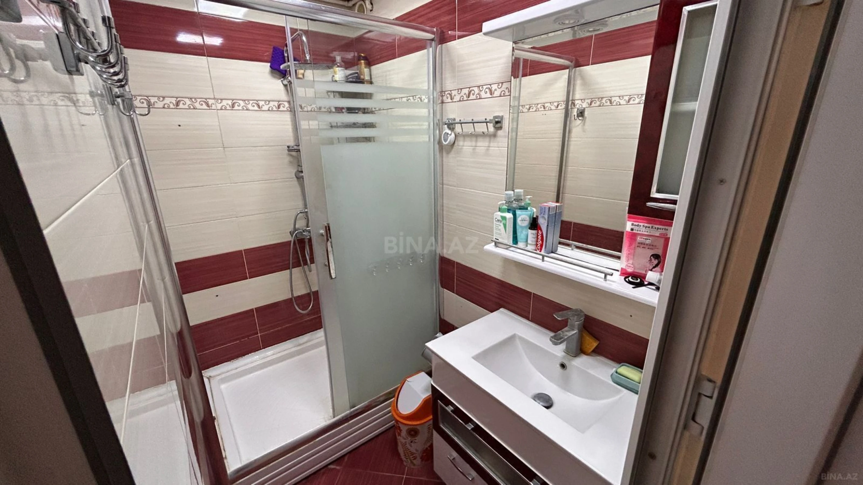 Satılır 4 otaqlı mənzil 110 m²