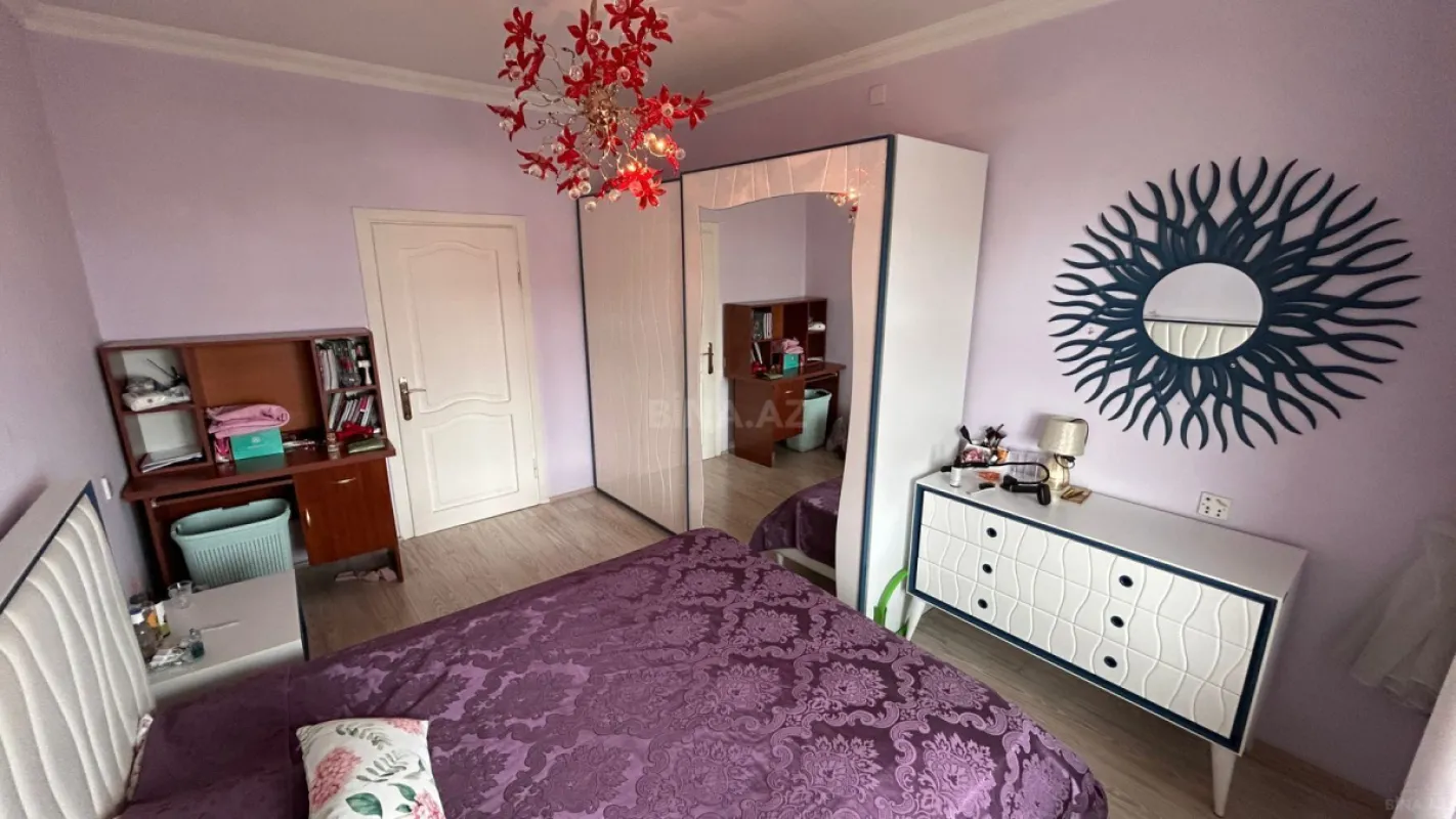 Satılır 4 otaqlı mənzil 110 m²