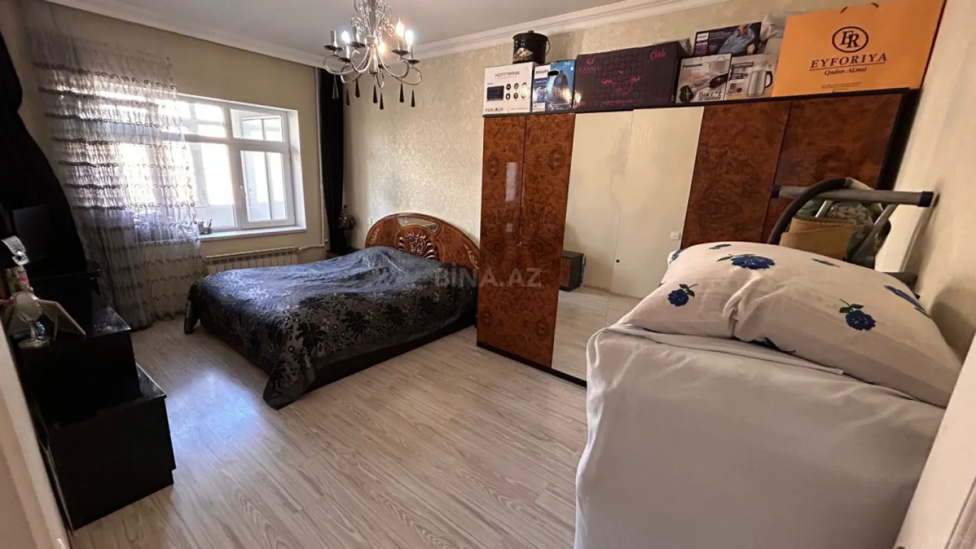 Satılır 4 otaqlı mənzil 110 m²