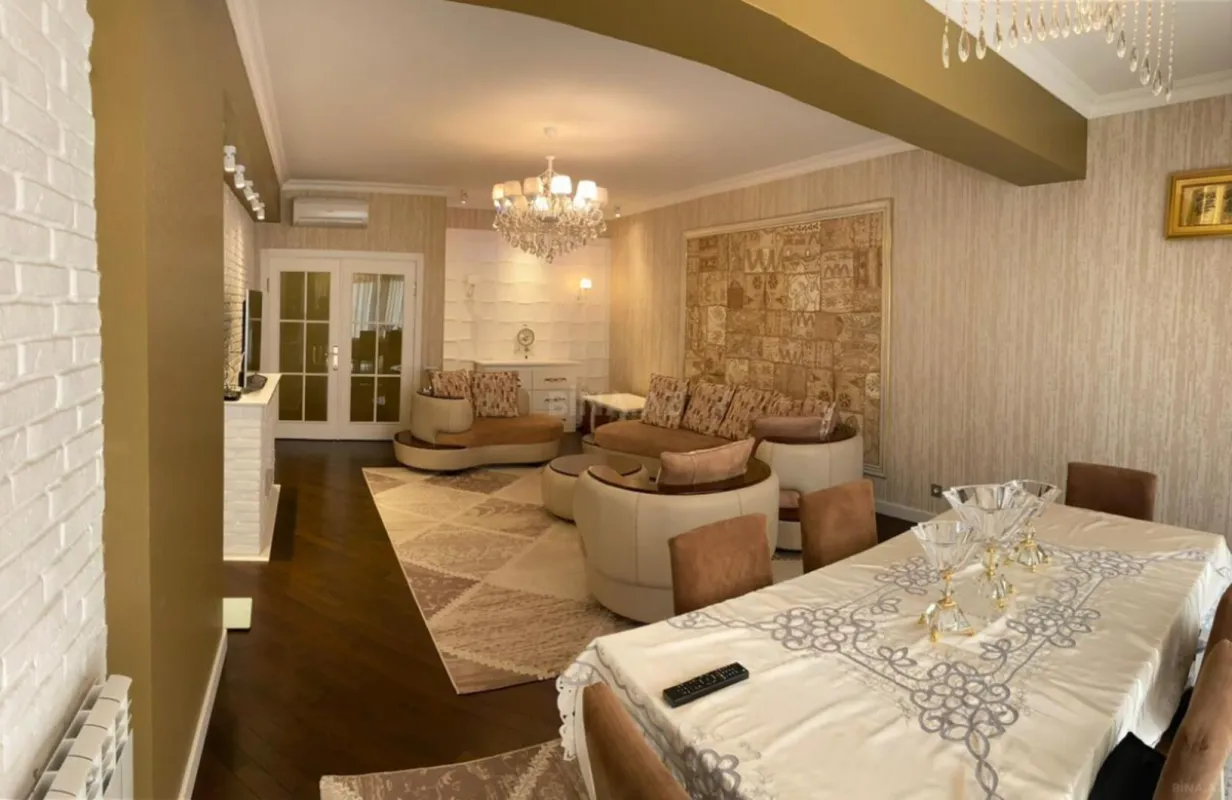 Kirayə verilir 3 otaqlı mənzil 114 m²