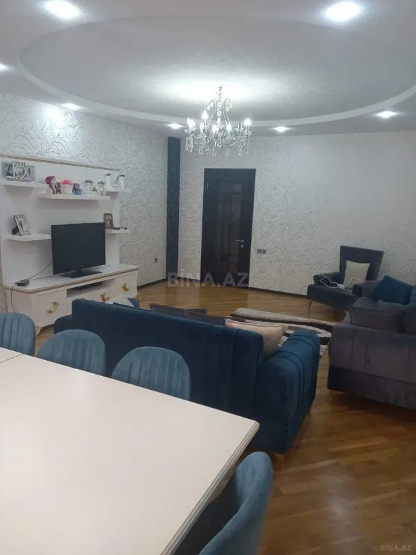 Satılır 3 otaqlı mənzil 122 m²
