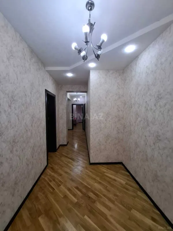 Satılır 3 otaqlı mənzil 122 m²