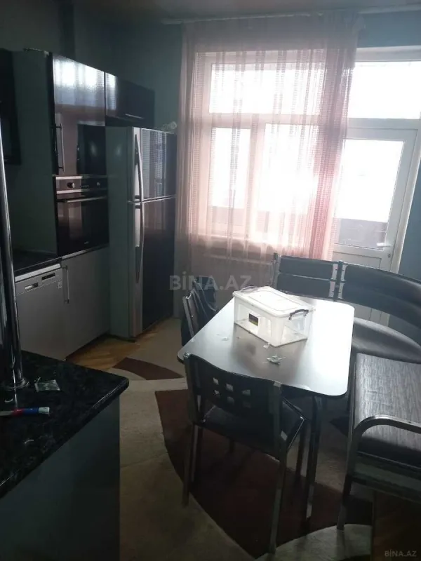 Satılır 3 otaqlı mənzil 122 m²