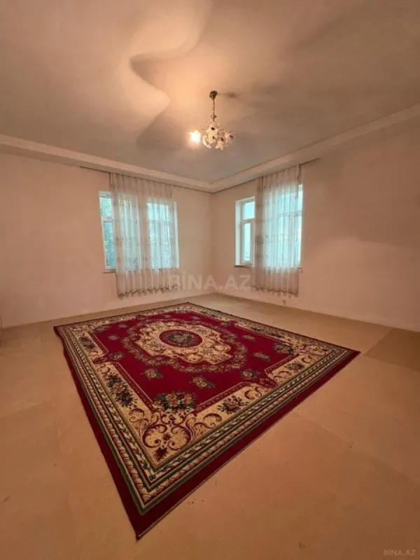 Satılır 7 otaqlı həyət evi 400 m²