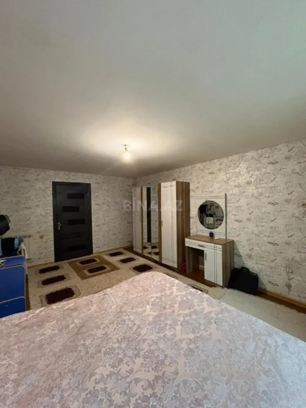 Satılır 7 otaqlı həyət evi 400 m²