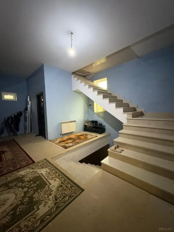 Satılır 7 otaqlı həyət evi 400 m²