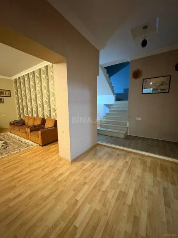 Satılır 7 otaqlı həyət evi 400 m²