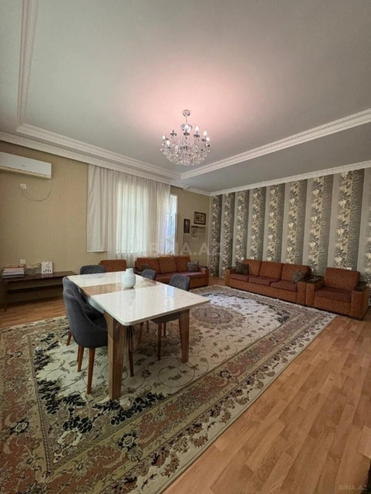 Satılır 7 otaqlı həyət evi 400 m²