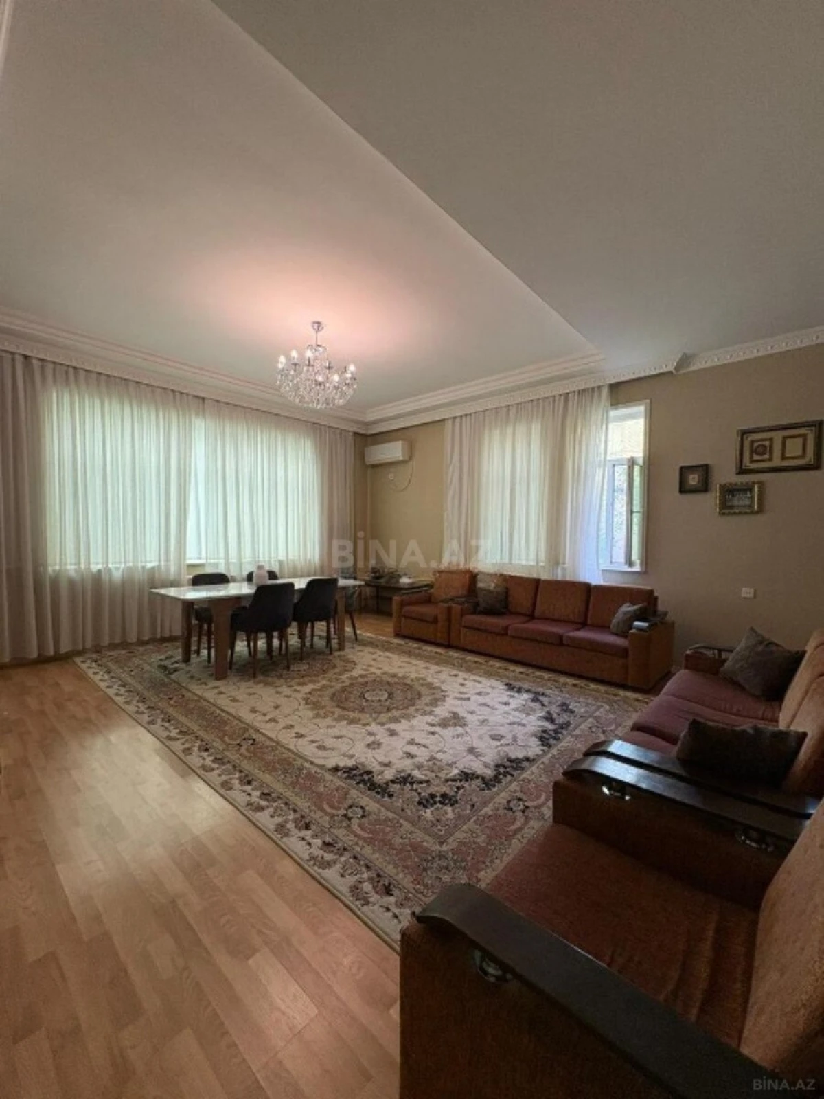 Satılır 7 otaqlı həyət evi 400 m²