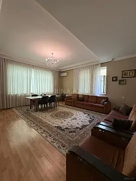 Satılır 7 otaqlı həyət evi 400 m²