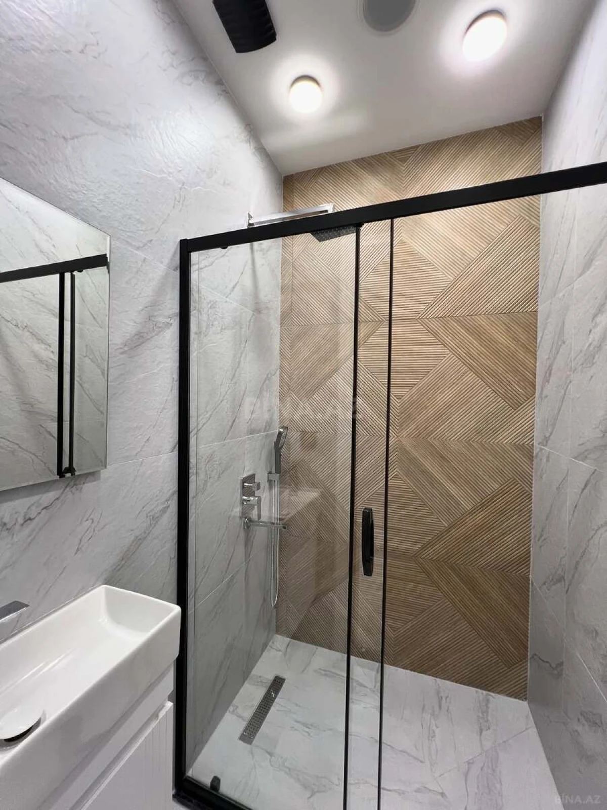 Satılır 3 otaqlı mənzil 110 m²