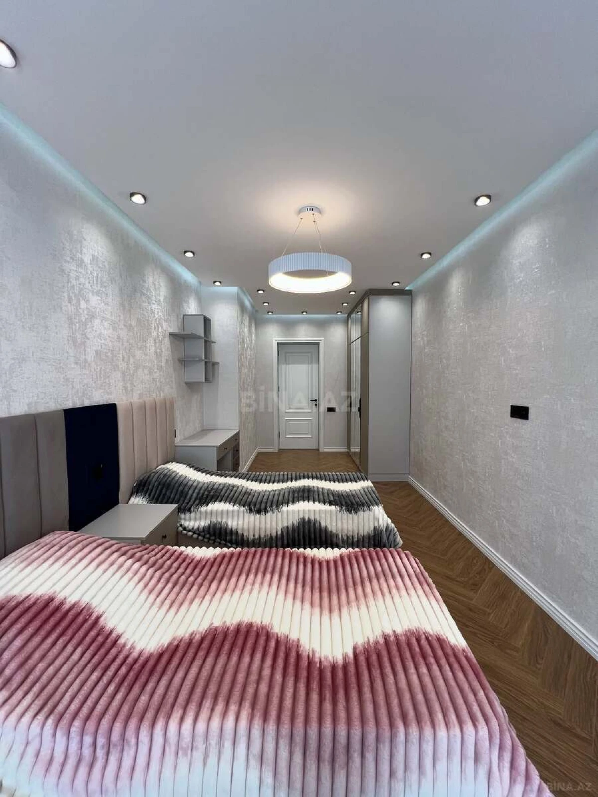 Satılır 3 otaqlı mənzil 110 m²