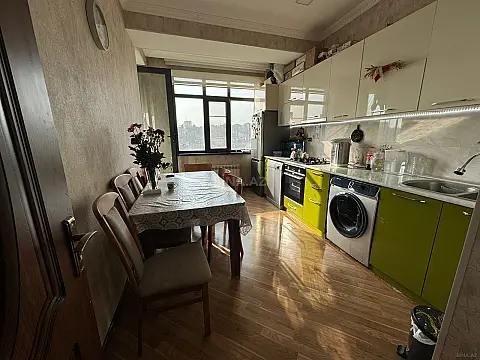 Satılır 2 otaqlı mənzil 65 m²