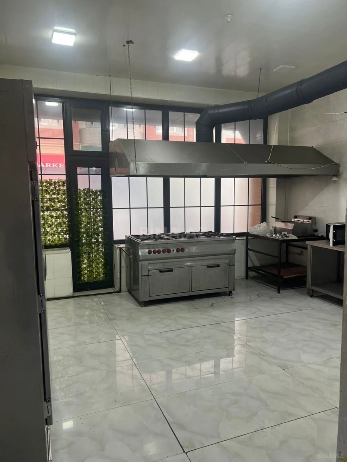 Kirayə verilir obyekt 700 m²